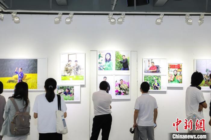 广东百名新农人影像展揭幕：“90后”高学历人才成返乡创业主力军